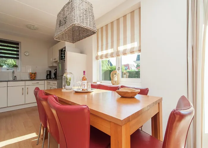 Nyaraló Near Dutch Coast & Forest Noordwijk